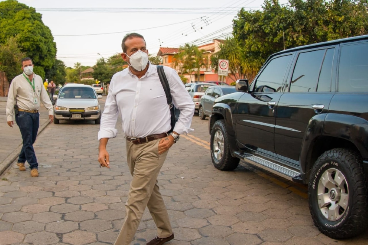 Celag: Encuesta demuestra que la mayoría en Bolivia cuestiona a Camacho y al modelo económico cruceño