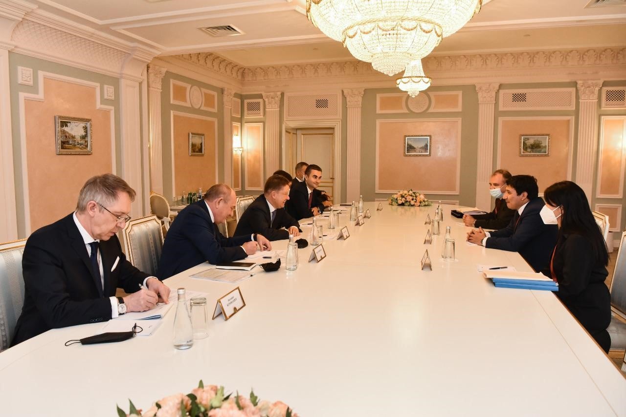 Ministro Molina participa del XXIV Foro Económico Internacional de San Petesburgo en Rusia