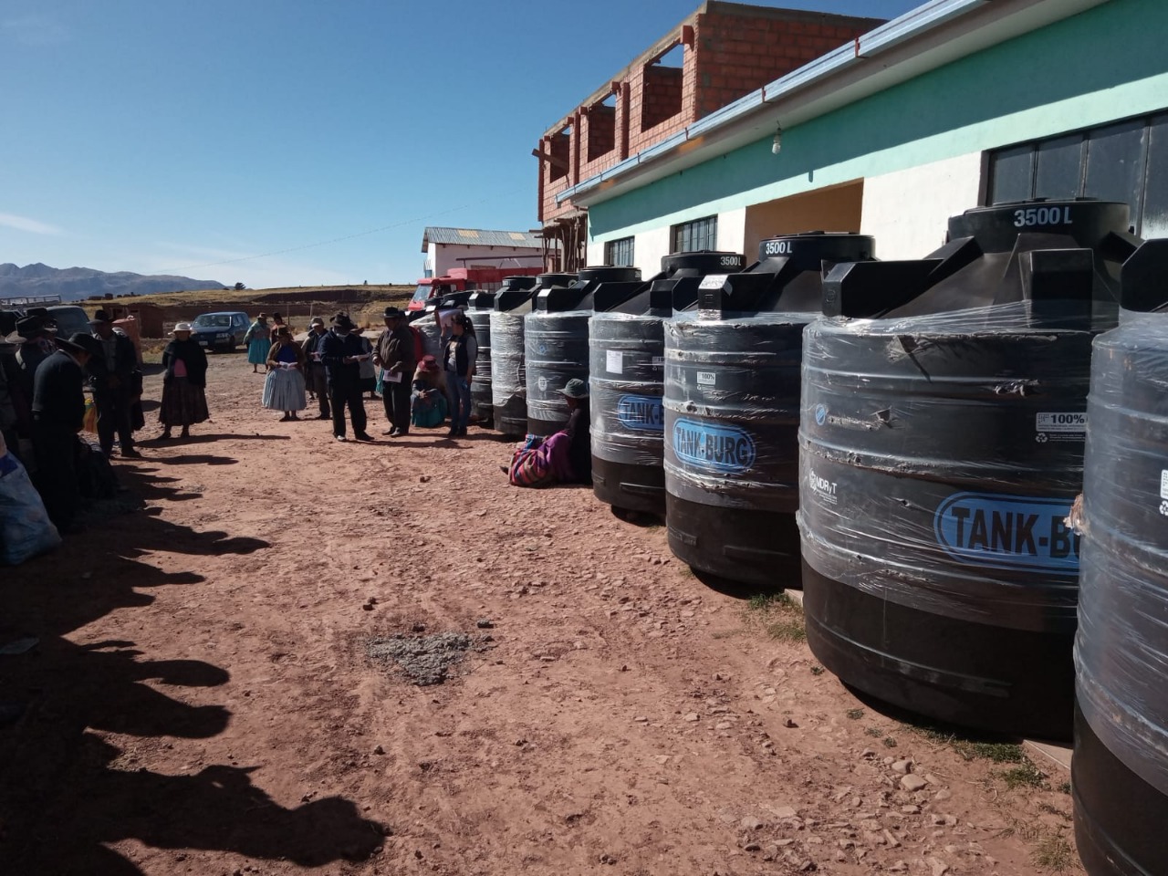 Desarrollo Rural: Se invierten más de Bs 3,1 millones para aumentar la producción de leche en La Paz