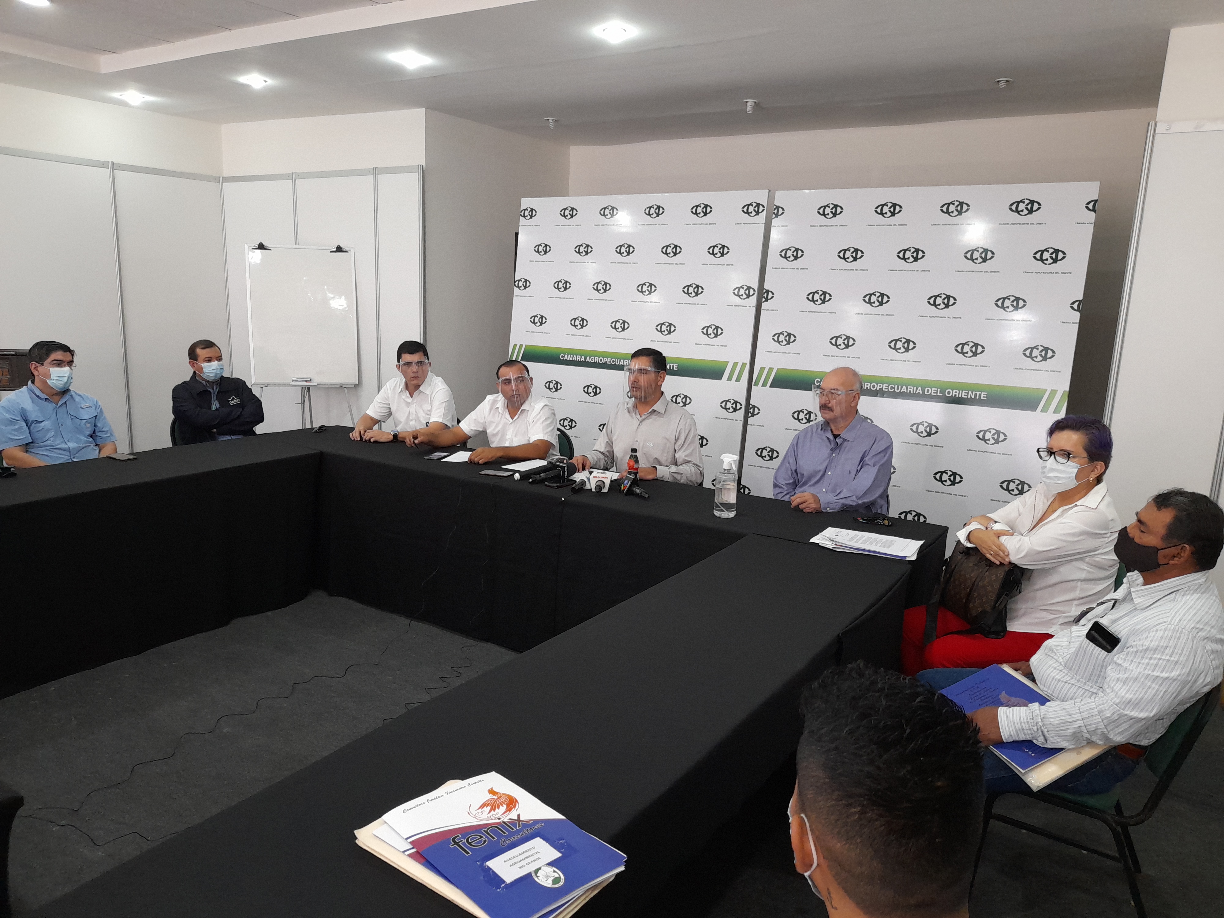 INRA, Fegasacruz y CAO inspeccionan propiedad avasallada en el municipio de Pailón