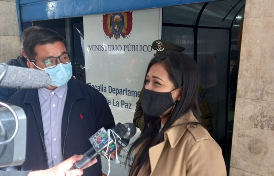 Adriana Salvatierra se presenta en la Fiscalía para afirmar que hubo un golpe de Estado en 2019