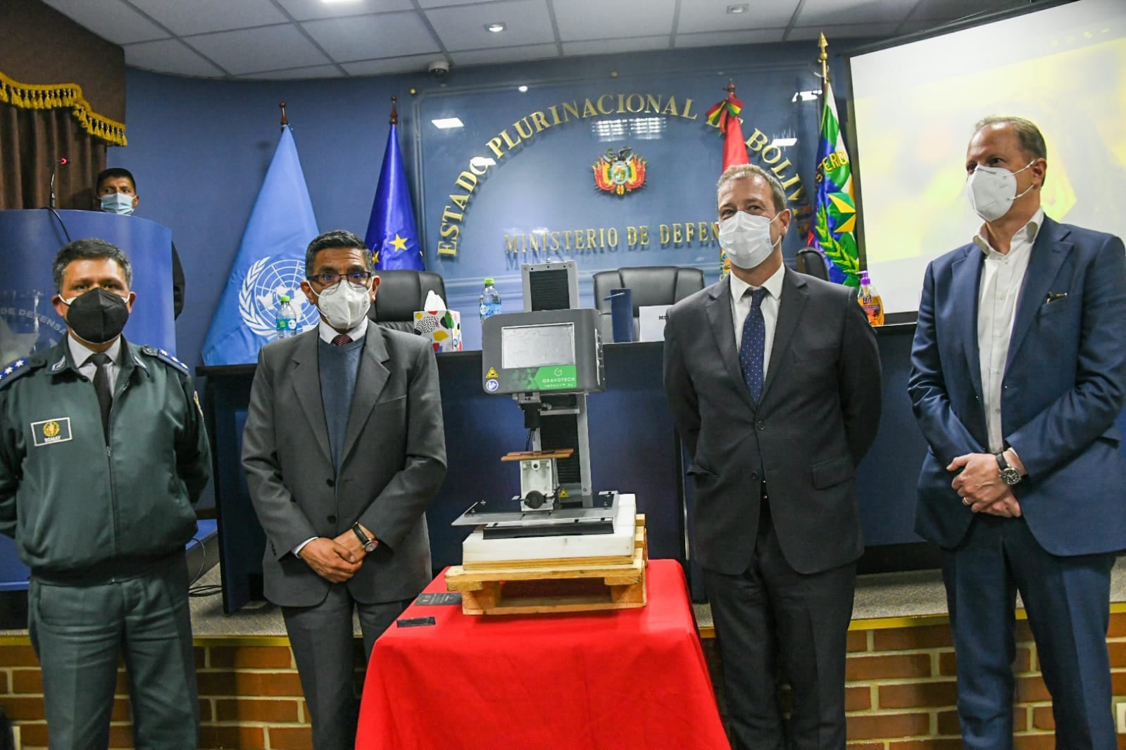 Unodc dona un equipo de micropercusión para el marcado y registro de armamento militar