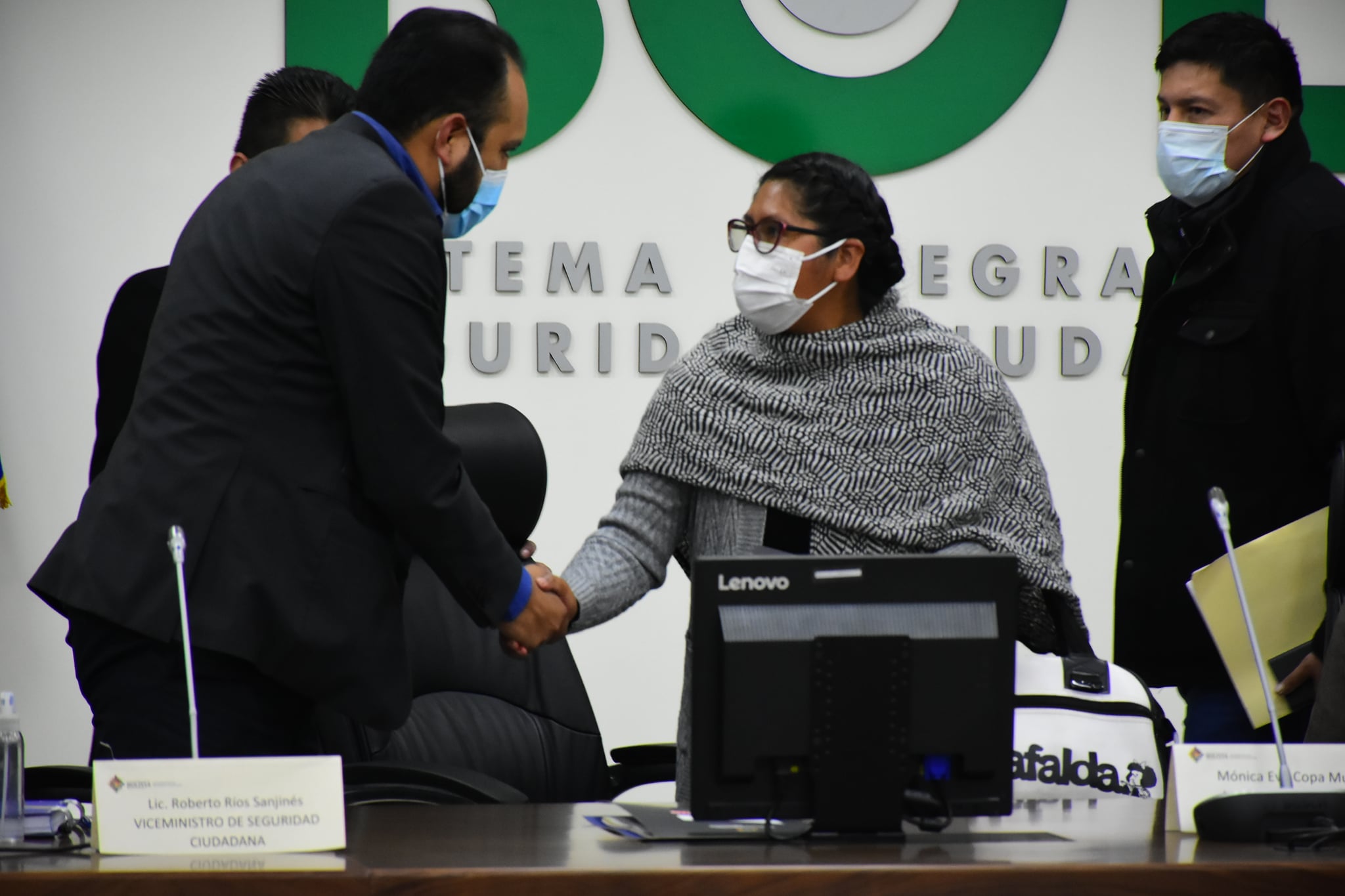 Gobierno financiará con Bs 42 millones la implementación del BOL 110 en El Alto