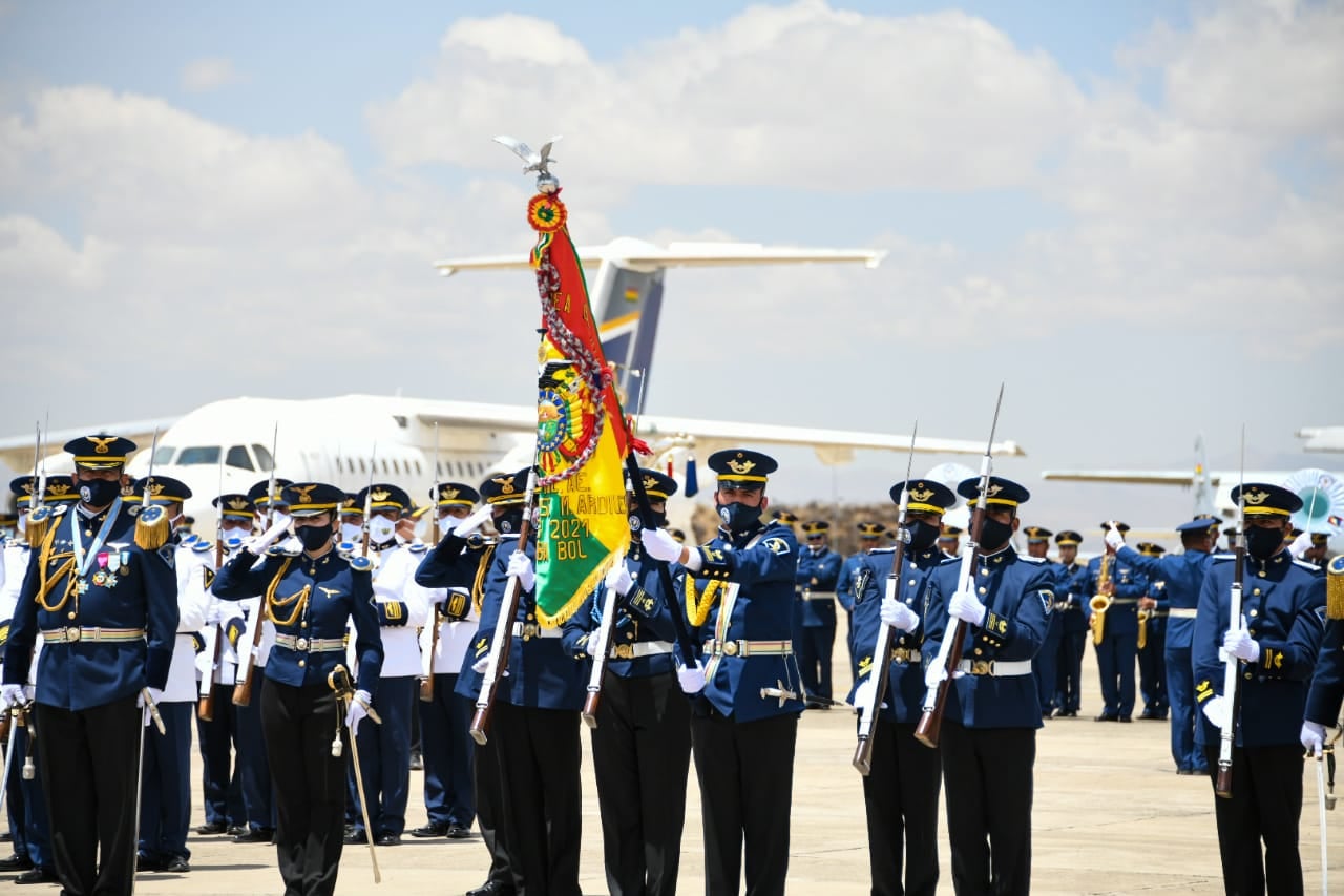 Comandante de la FAB destaca apoyo del Gobierno para adquirir sistema de radares para seguridad del espacio aéreo