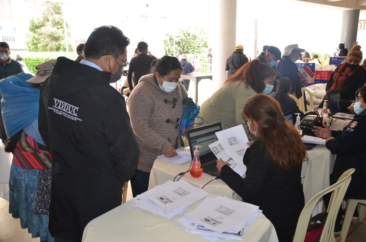 Ministerio de Justicia verifica la entrega de paquetes alimentarios a personas con discapacidad en La Paz