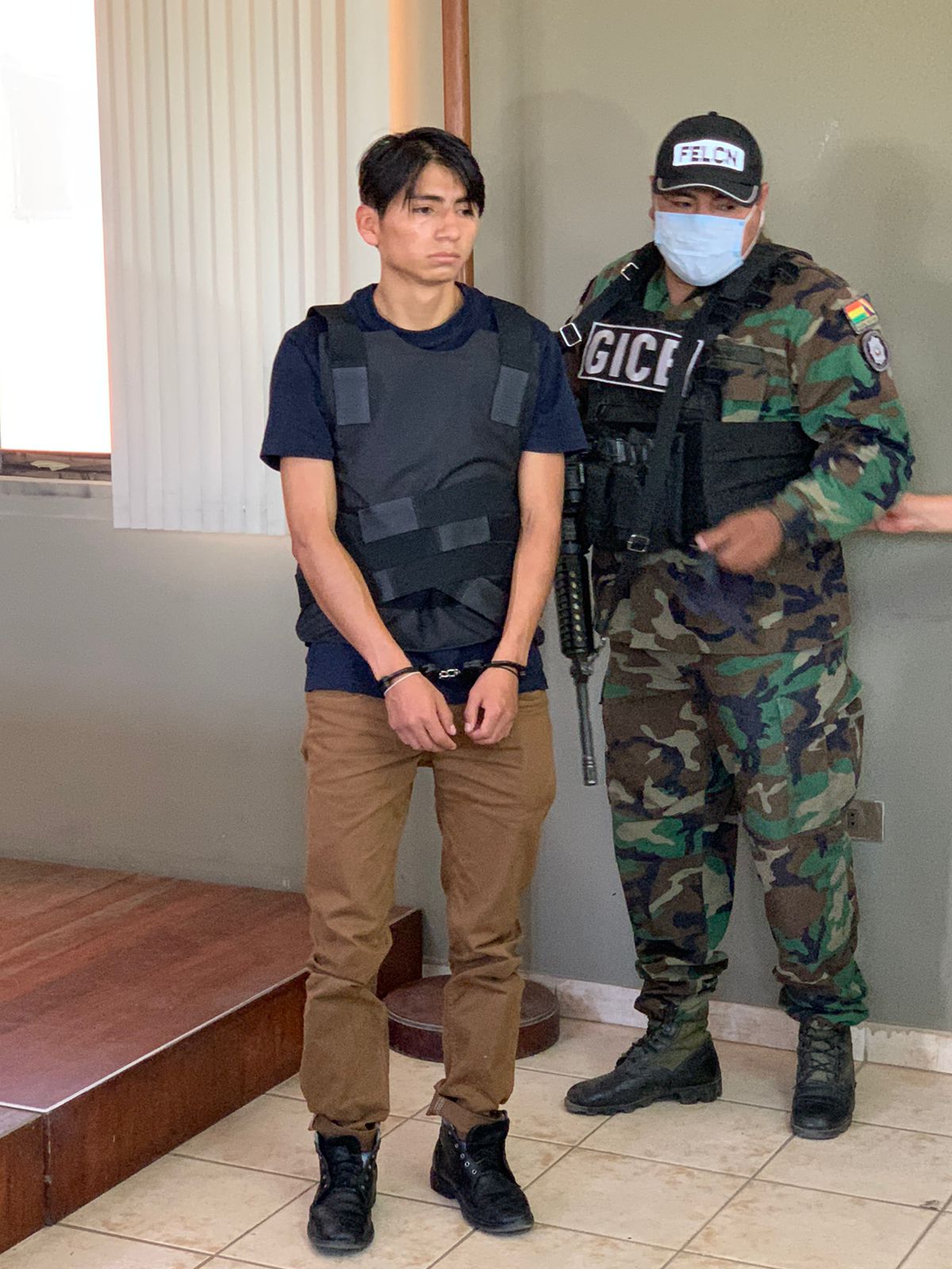 Aprehenden a sujeto que trasportó droga de Bolivia a España; investigan a efectivos policiales