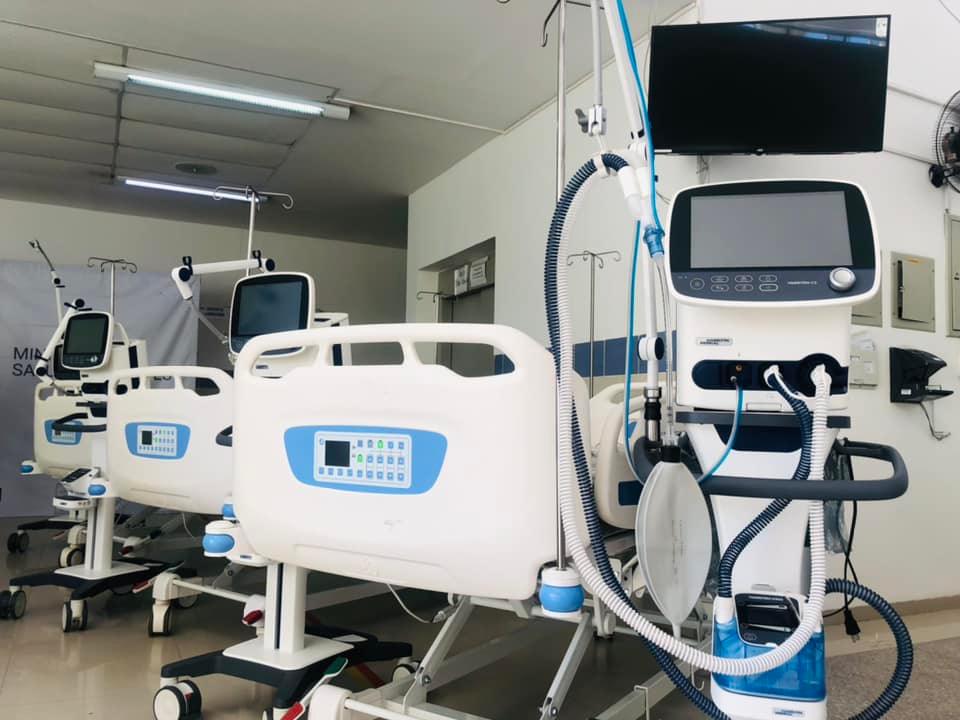 Gobierno entrega unidades de terapia intensiva de alta gama en Santa Cruz