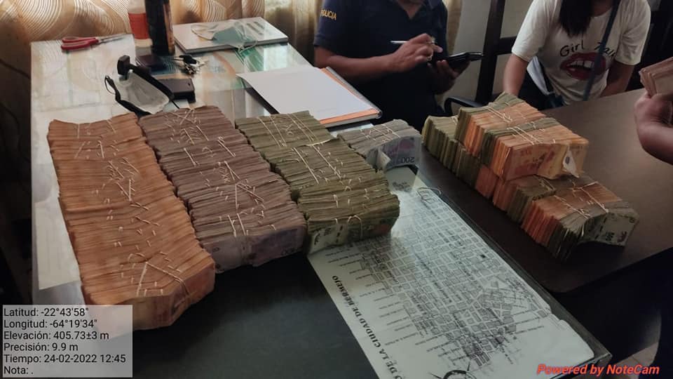 Decomisan casi 8 millones de pesos argentinos sin documentación que acredite su tenencia legal