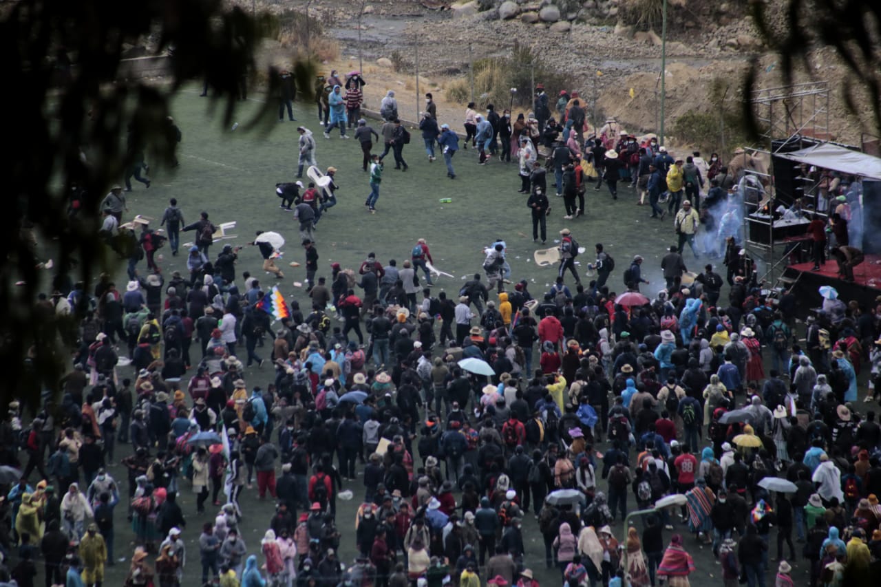 La Paz: Denuncian que enfrentamientos en la asamblea de Adepcoca fueron iniciados por infiltrados