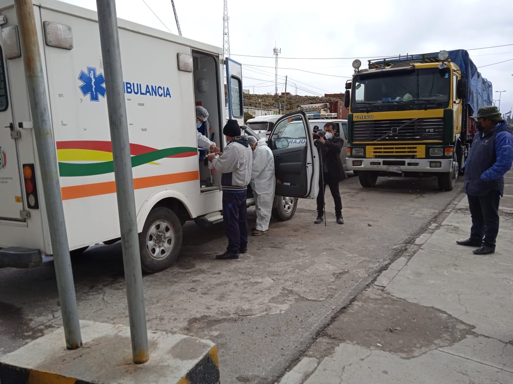 Salud realiza más de 200 pruebas PCR diarias en Tambo Quemado para agilizar paso de transportistas a Chile