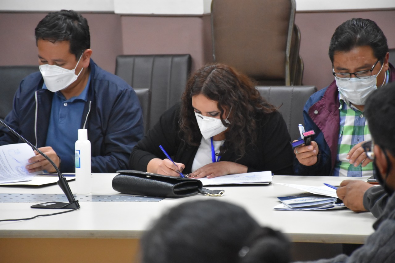 Ministerio de Salud y la COB concretaron 23 acuerdos en favor de los trabajadores