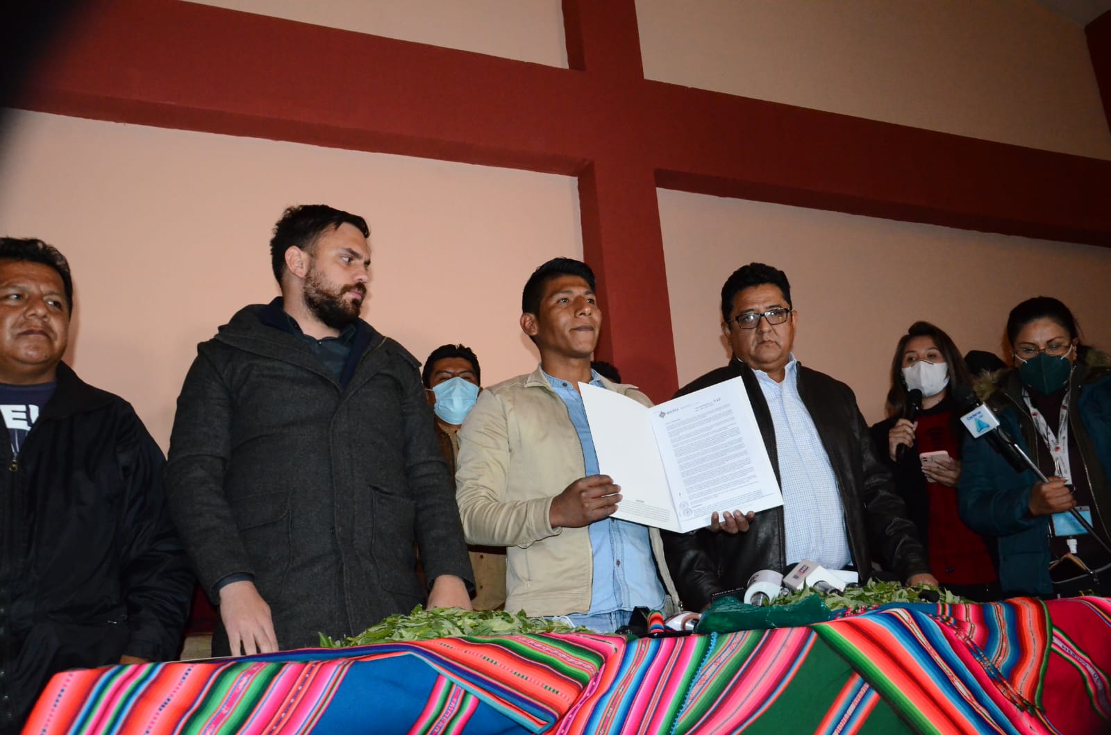 Gobierno apoya presidencia de Alanes en Adepcoca y restituye el mercado de la coca de La Paz a Villa Fátima