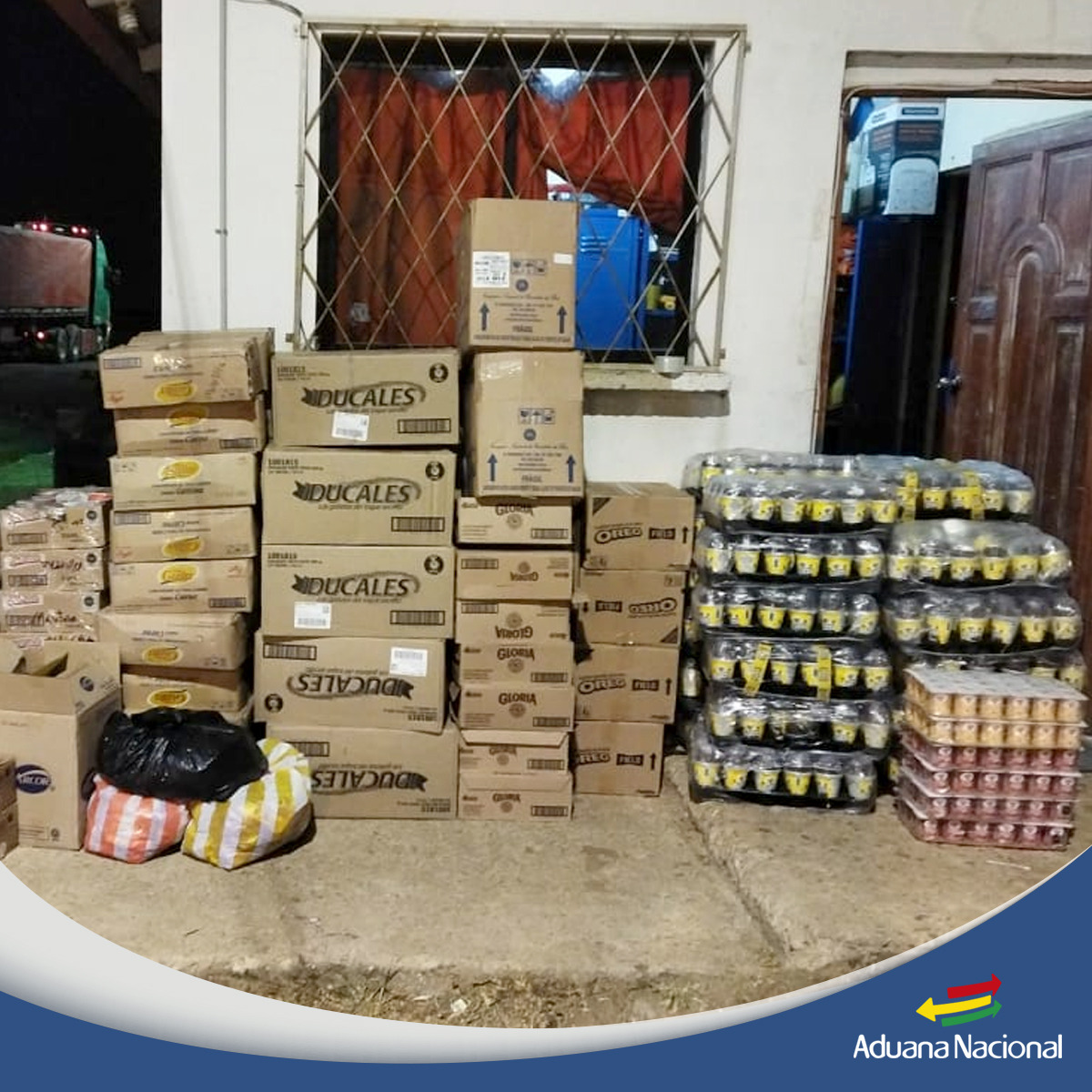 Aduana comisa cinco vehículos indocumentados y mercadería de contrabando por un valor de Bs 780.000 en La Paz