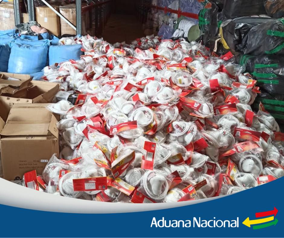 Aduana comisa lotes de mercancías de contrabando por valor de Bs 122.000 en Oruro