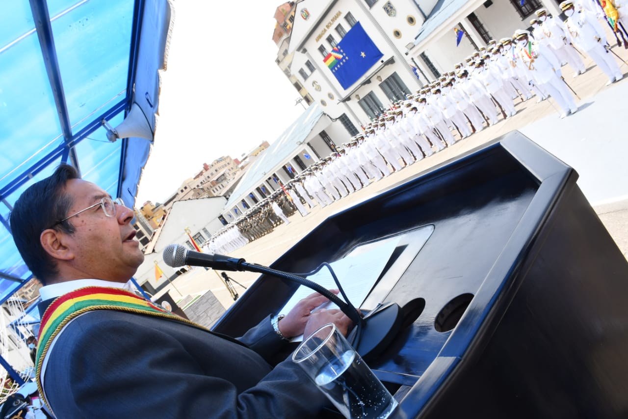 Presidente ratifica compromiso de recuperación pacífica de la cualidad marítima y pide unidad del pueblo e instituciones con sentido patriótico