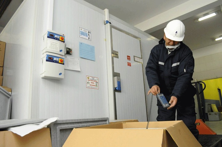 Gobierno recuerda que tiene segundas dosis de la vacuna AstraZeneca en cadena de frío