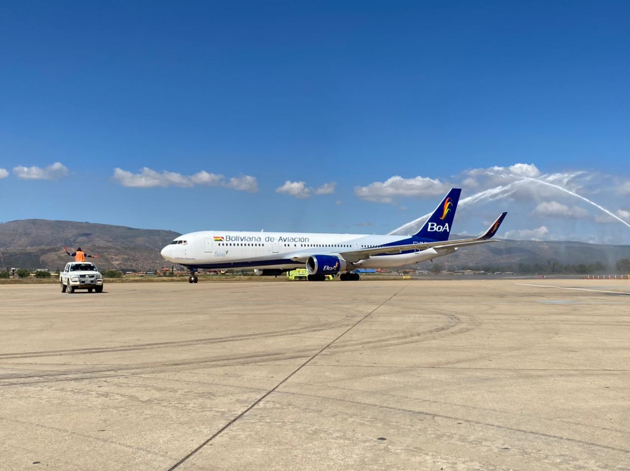 Bolivia recibe 200.000 dosis de vacuna rusa Sputnik V para continuar con inmunización masiva (adelanto)