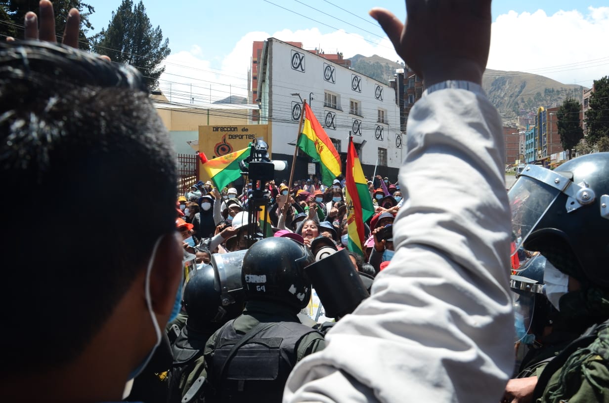 Senadores convocarán a regionales de Adepcoca para buscar solución al conflicto