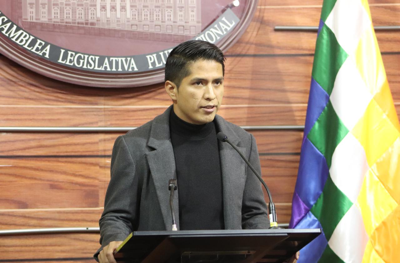 Presidente de Senado plantea que todos los hospitales públicos y privados tengan generadores de oxigeno