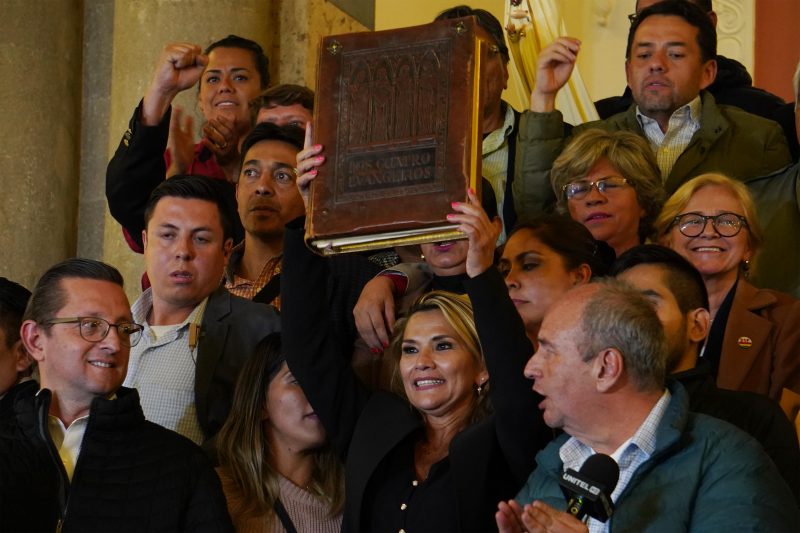 Evo: Quienes llegaron con la Biblia a Palacio para matar y robar, ahora condenan a Murillo para librarse de culpa