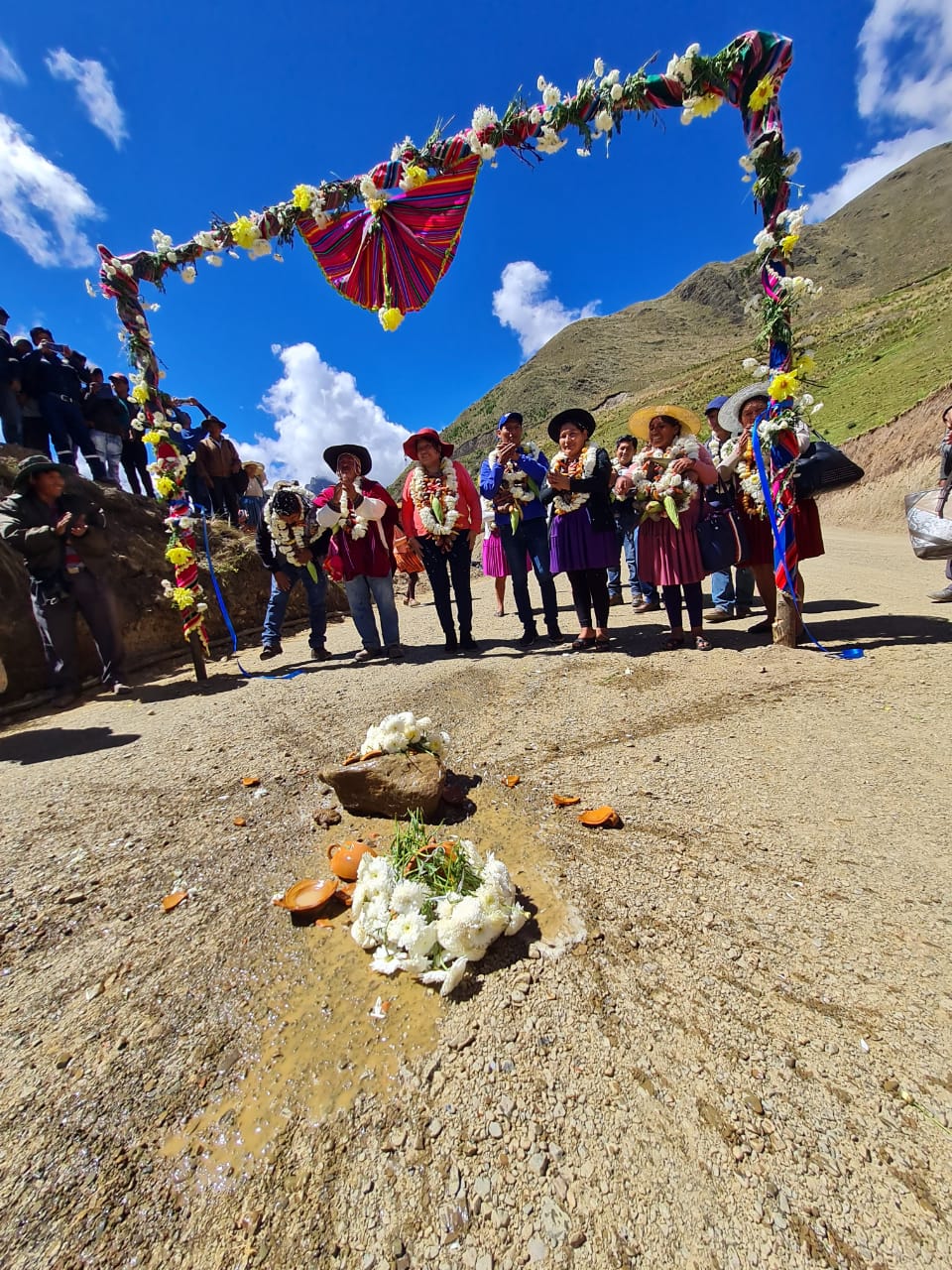 Inauguran camino mejorado con inversión de más de Bs 4,6 millones en Cochabamba