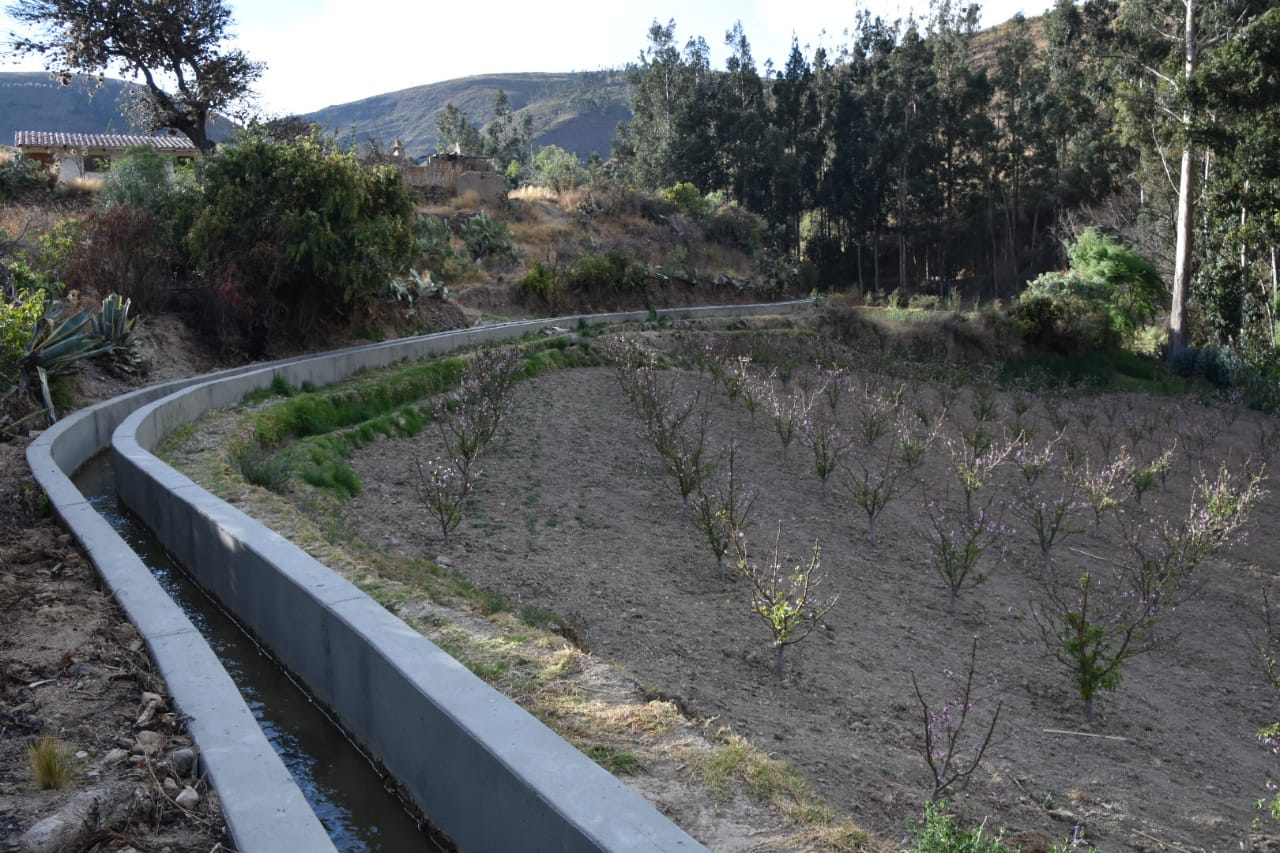 Punata se beneficia con canales de riego para mejorar la producción agrícola de 150 familias de tres comunidades