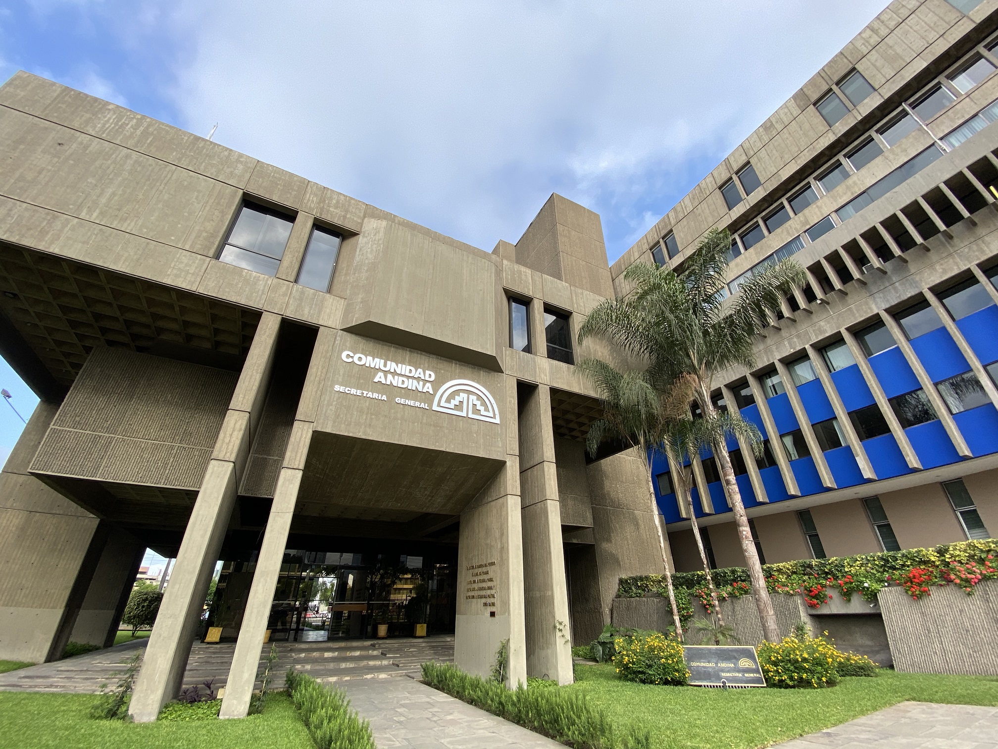 CAN sanciona a los grupos Kimberly Clark y Familia por infringir condiciones de competencia en el mercado