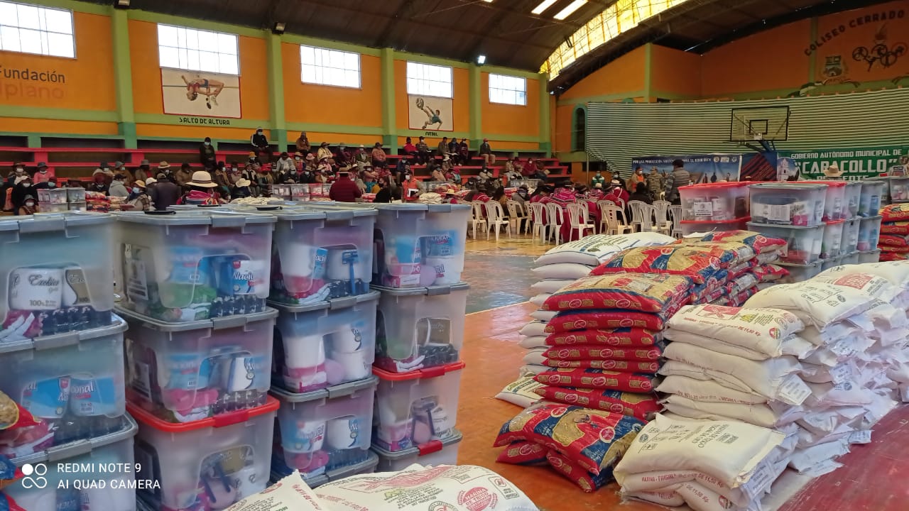 Defensa Civil entrega 20 tn de alimentos para 388 familias afectadas por desastres en Caracollo