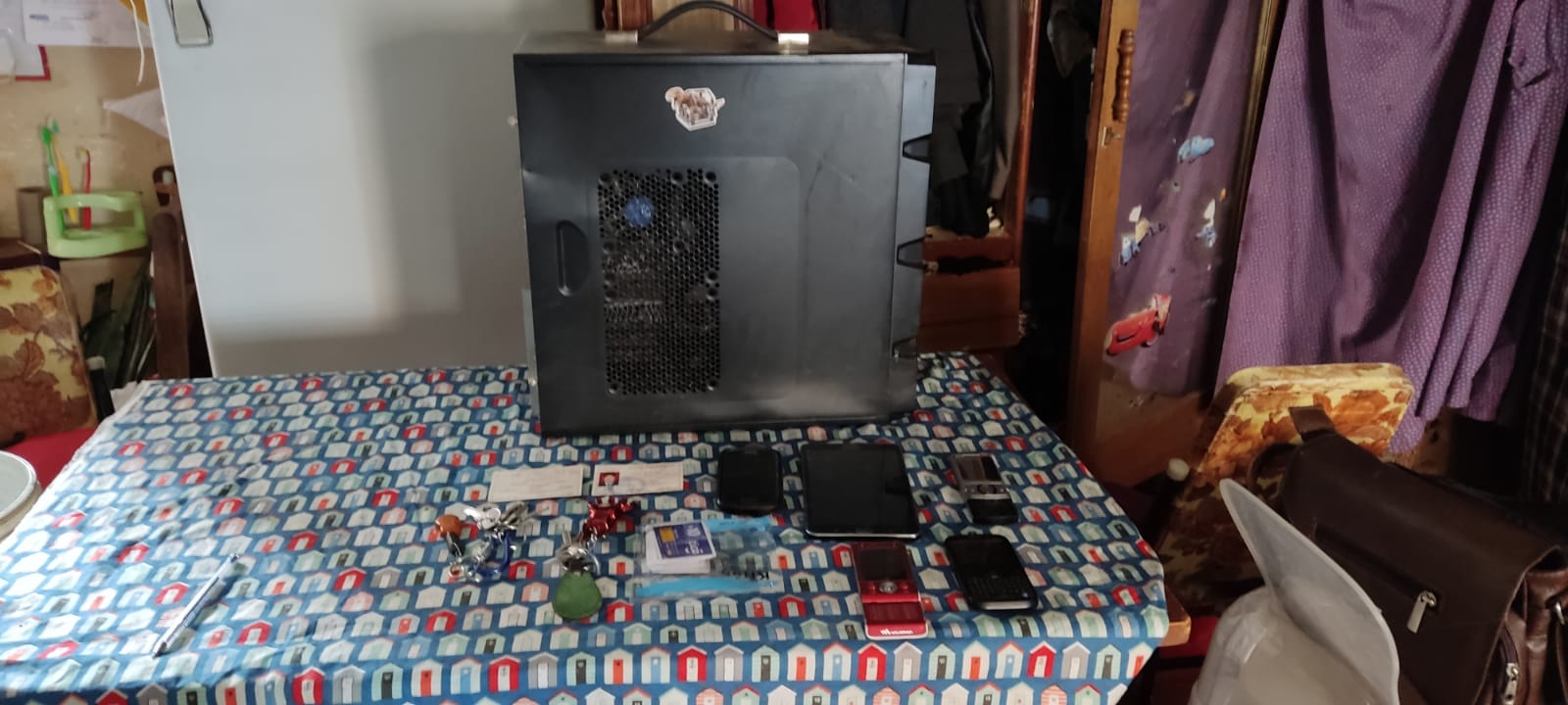 Policía identifica a cinco víctimas del asesino serial e incauta cinco celulares y un CPU