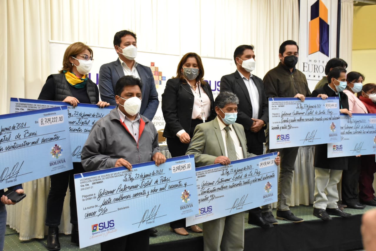 Gobierno entrega más de Bs 119 millones para fortalecer atención con el SUS en hospitales de tercer nivel