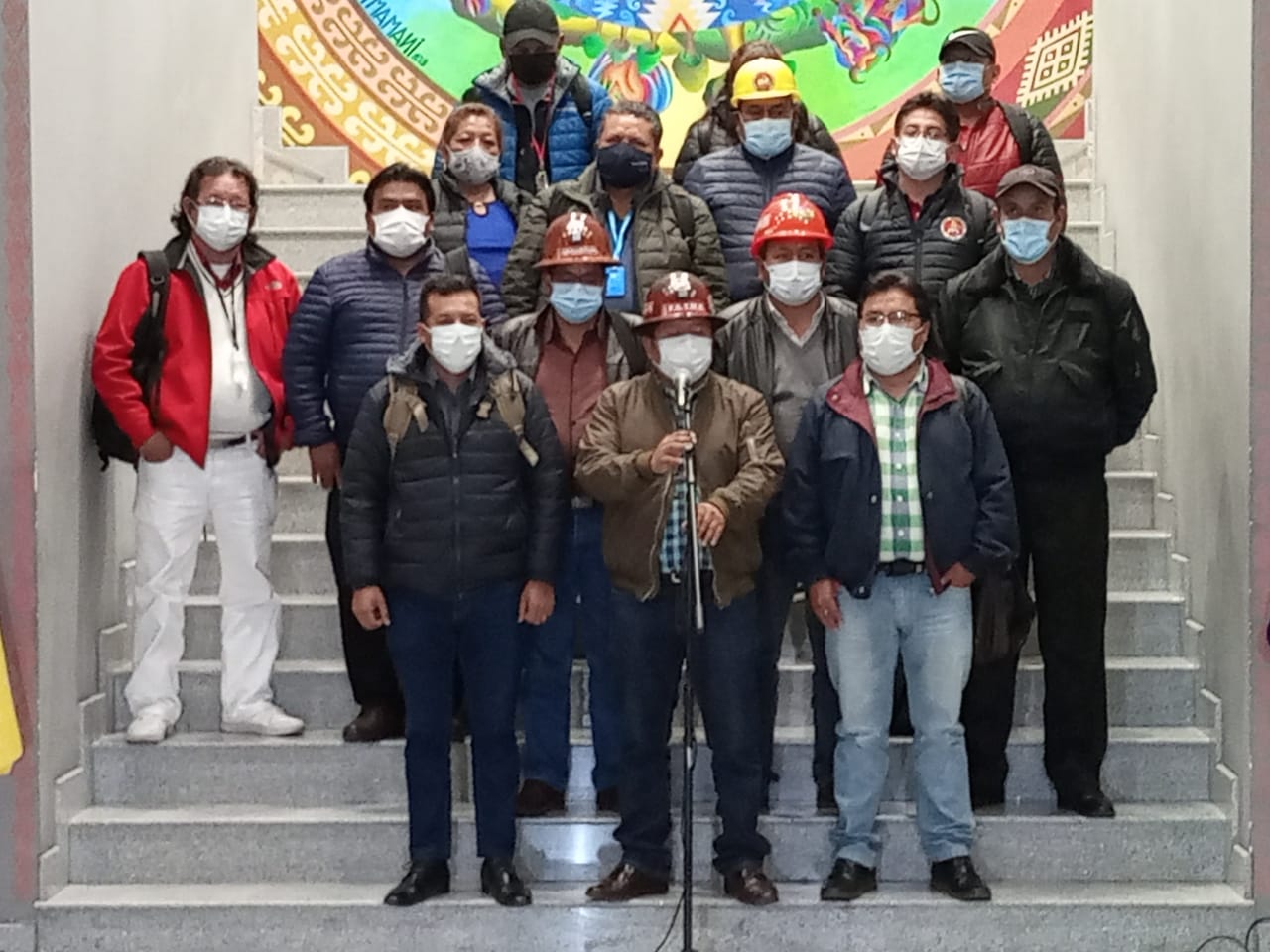 Gobierno y COB acuerdan incremento del 2% al salario mínimo nacional (amplia)