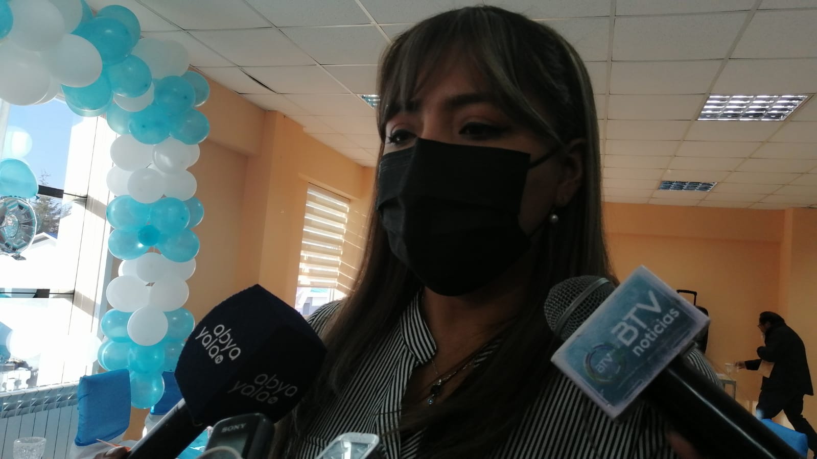 Viceministra de Comunicación afirma que comercialización de coca no puede continuar sujeta a intereses políticos y personales