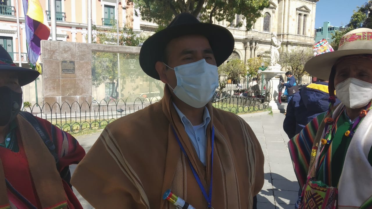 Conamaq declara “personas no gratas” a legisladores opositores que viajaron a EEUU