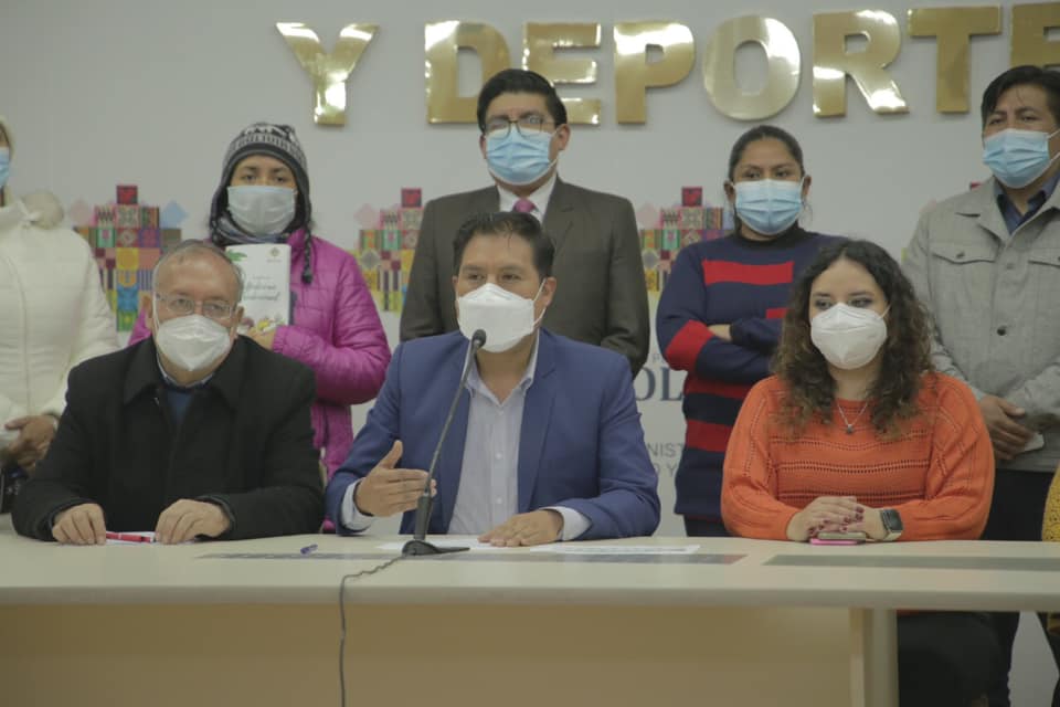 Declaran emergencia sanitaria en Bolivia ante el incremento de casos de COVID-19 y fijan nueve medidas de prevención y atención a pacientes (amplia)