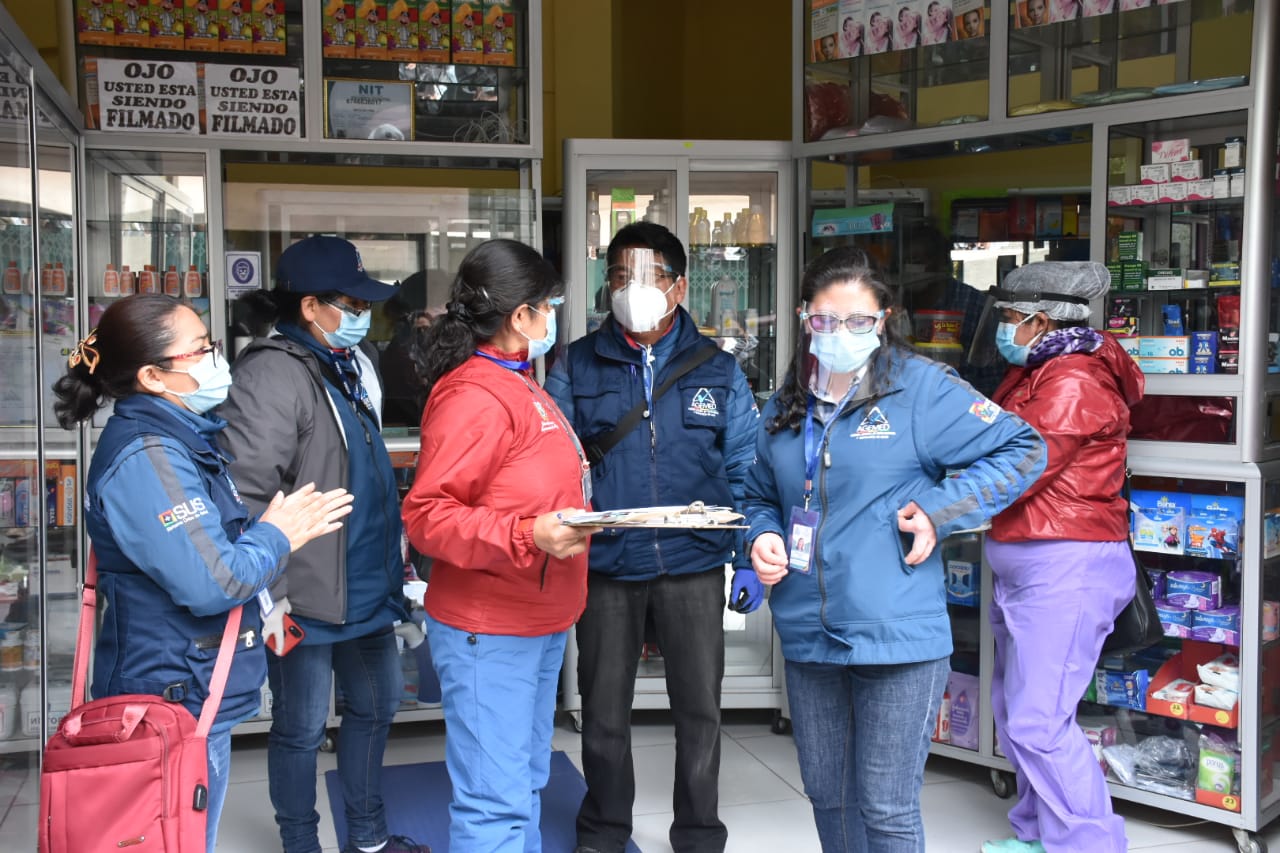 Gobierno realiza operativos para evitar cobros excesivos en medicamentos y clínicas privadas en La Paz