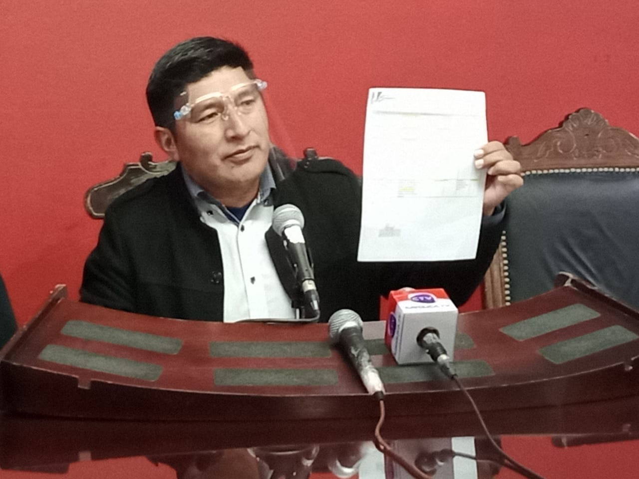 Denuncian que el cívico Rómulo Calvo tiene procesos penales pendientes