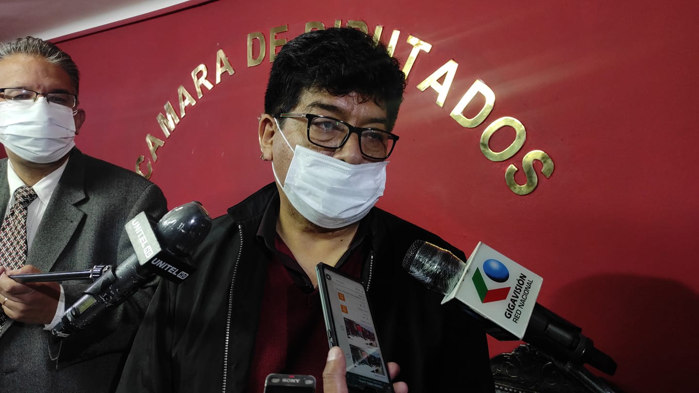 Diputado Venegas denuncia a Salvador Romero por incumplimiento de deberes y pide su arraigo