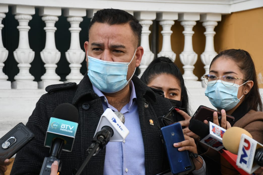 Alistan pedido de informe oral para Camacho por baja vacunación en provincias cruceñas