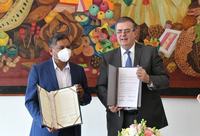 Bolivia y México firman carta de intenciones en materia de litio