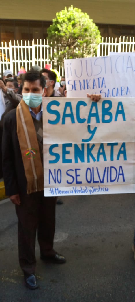 Con el pedido de justicia, gran cantidad de personas esperan el informe del GIEI