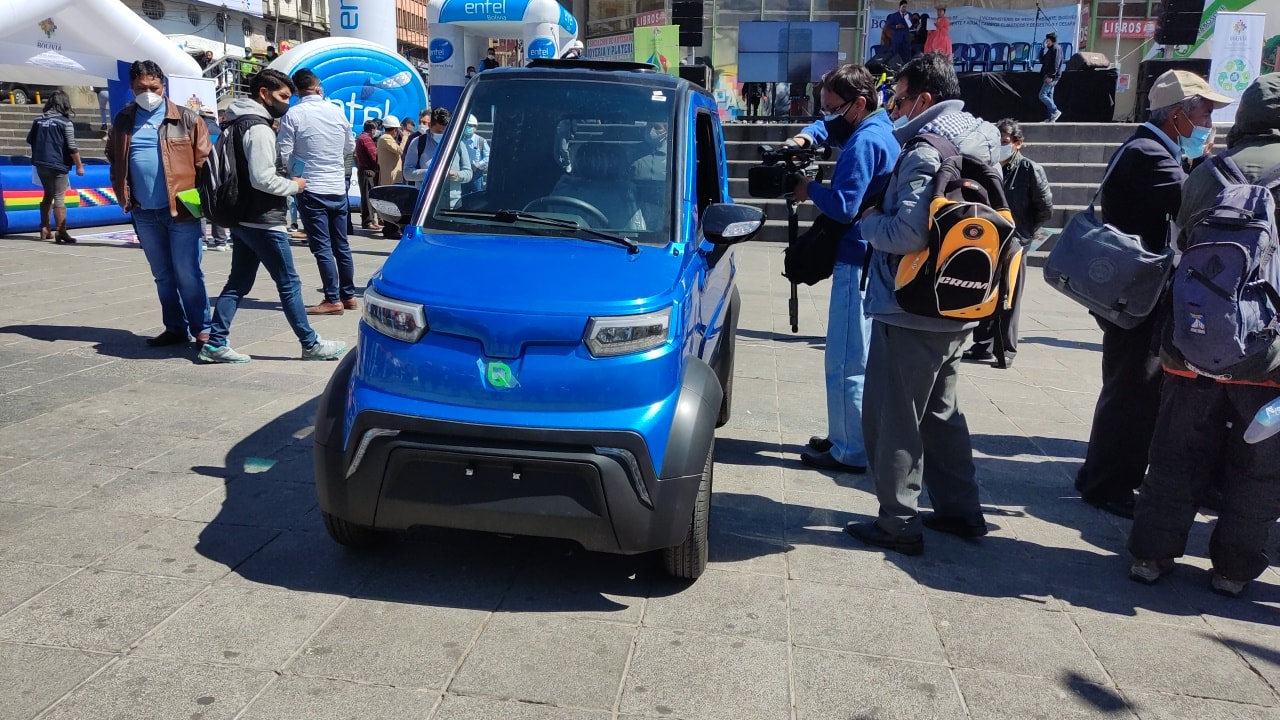 Presidente destaca fabricación de vehículos eléctricos en Bolivia gracias a la industrialización del litio