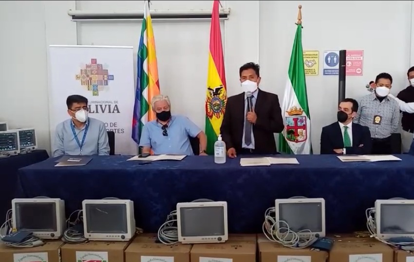 España dona a Bolivia equipos médicos para luchar contra el coronavirus
