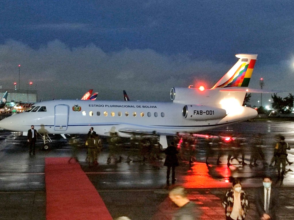 Presidente Arce emprende vuelo de retorno a Bolivia tras participar en la VI Cumbre de la Celac en México
