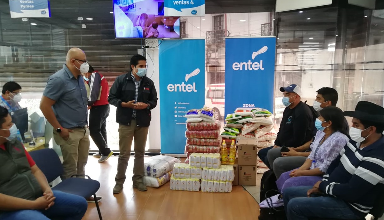 Entel entrega víveres al municipio de Presto que intenta aplacar incendio forestal