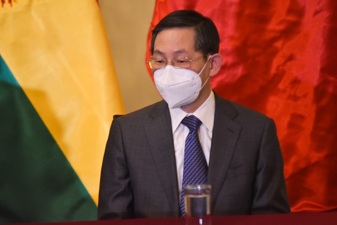 China anuncia llegada de nuevos lotes de vacunas e insumos contra el COVID-19 para Bolivia en los próximos meses