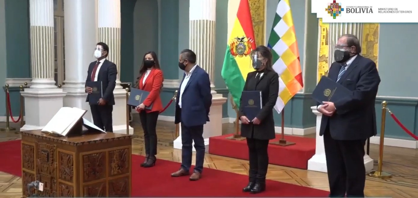 Juran cuatro nuevos embajadores ante la Unesco, Perú, Irán y organismos internacionales en Suiza