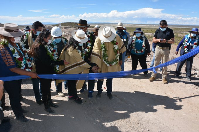 En Oruro entregan obras por un valor de más de Bs 8 millones para reactivación agropecuaria