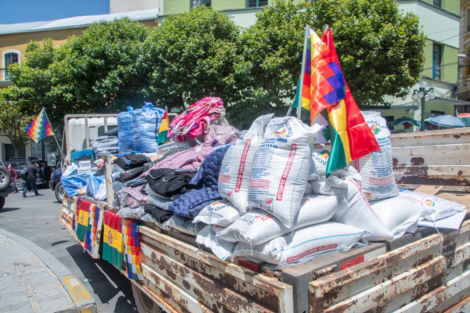 Presidente destaca envío de vituallas, alimentos, ropa y enseres para compatriotas afectados por incendio en Antofagasta