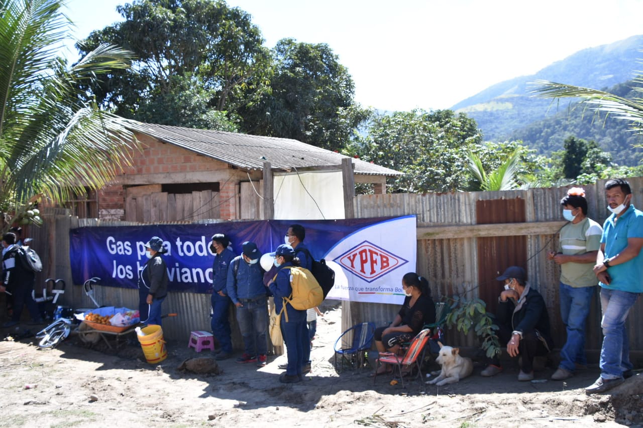 Gobierno entrega red de gas domiciliario para beneficio de 1.345 habitantes del municipio de Guanay