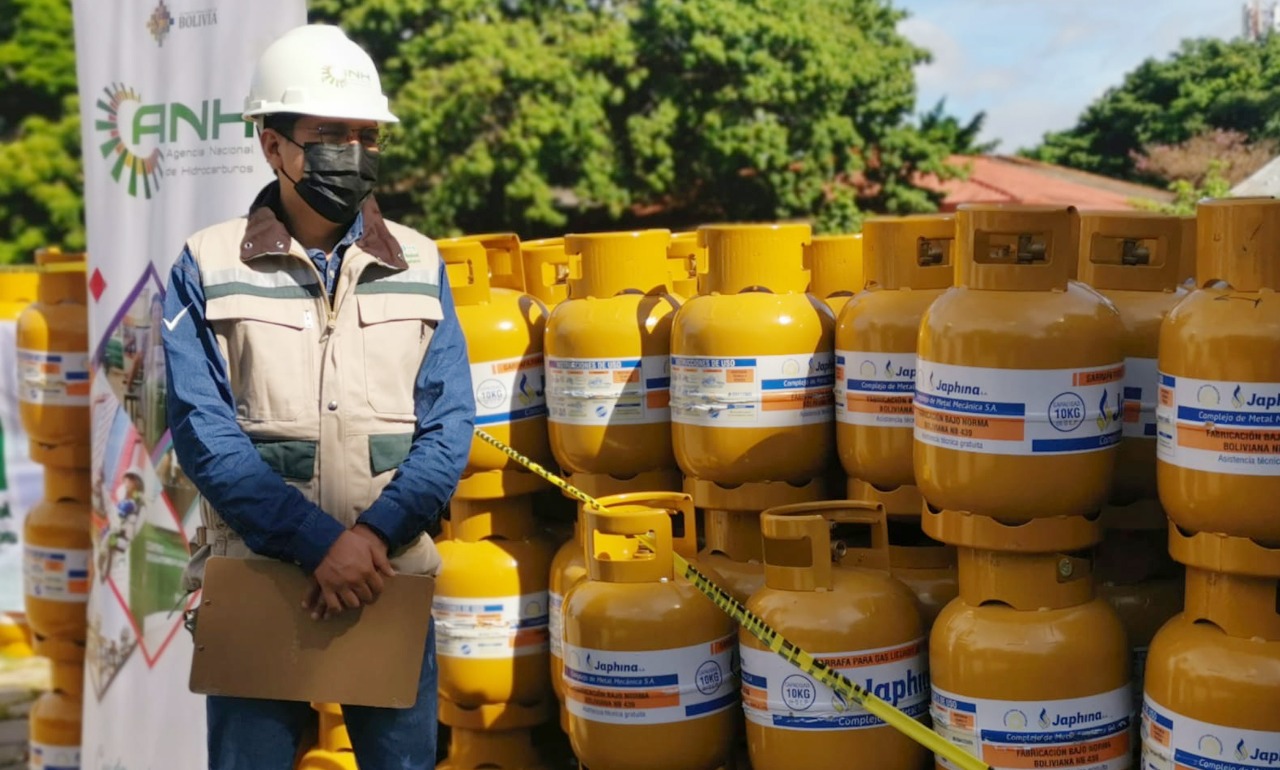 Santa Cruz recibe la dosificación de 30.700 garrafas nuevas de GLP con una inversión de $us 1,5 millones